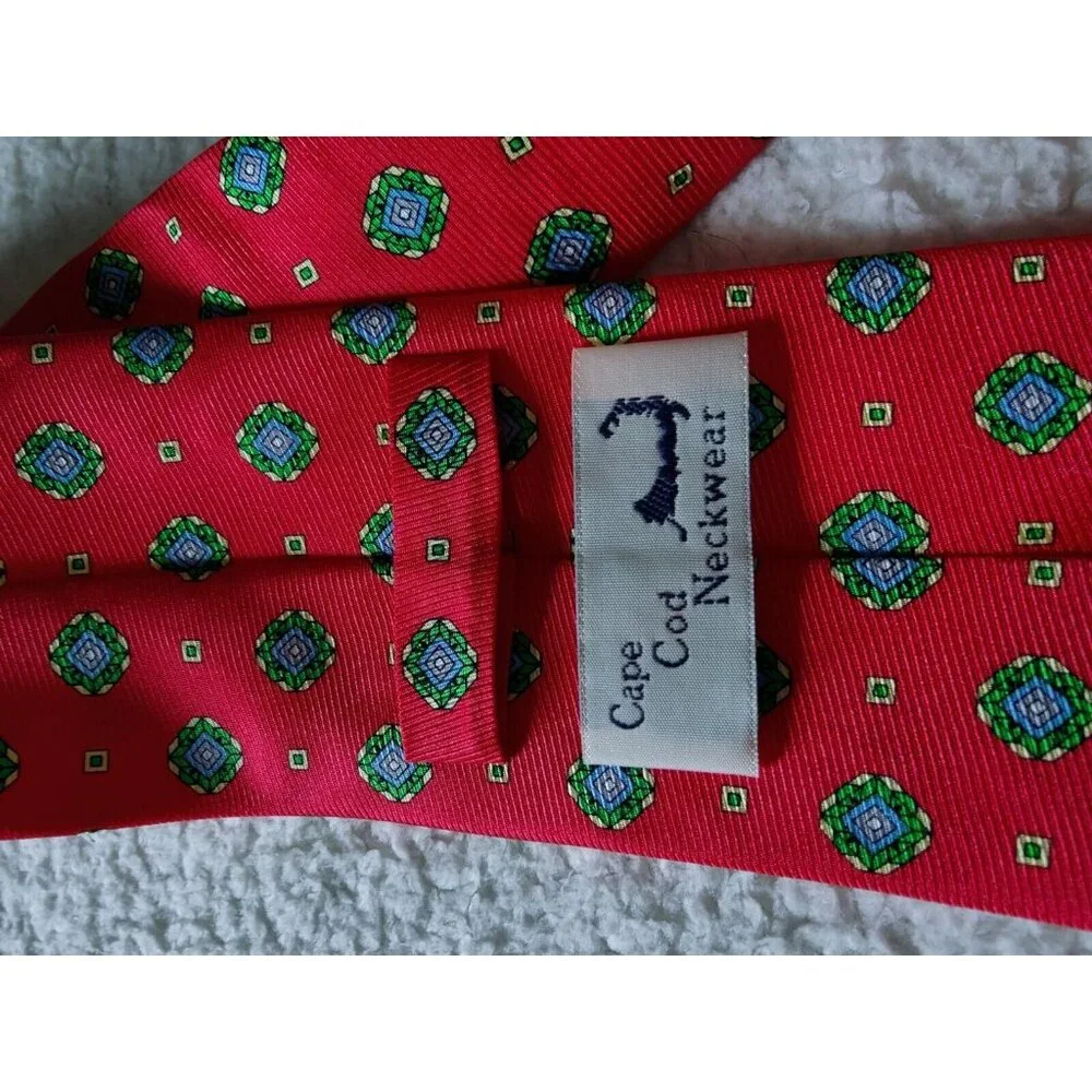 Cape Cod Neckwear 100% Silk Tie Red‎ Mandala Print